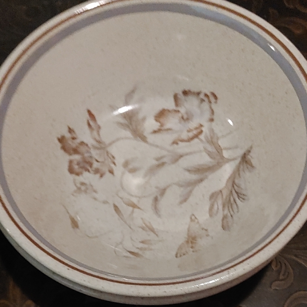 Floral Pattern Dinnerware Set - Picture 14 of 15
